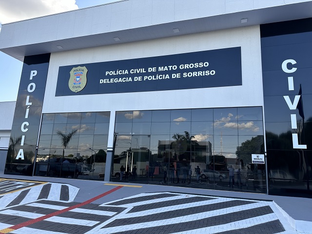 Aluno autista diz à professora que mãe é agredida pelo padrasto e quando ele a abraça para defendê-la é agredido também