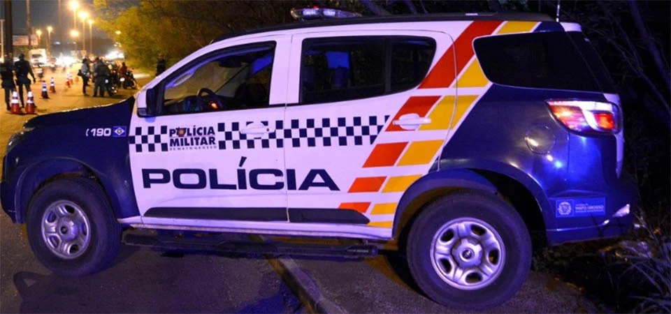 Homem mantém mulher em cárcere, agride e tenta matá-la com vazamento de gás na frente do filho