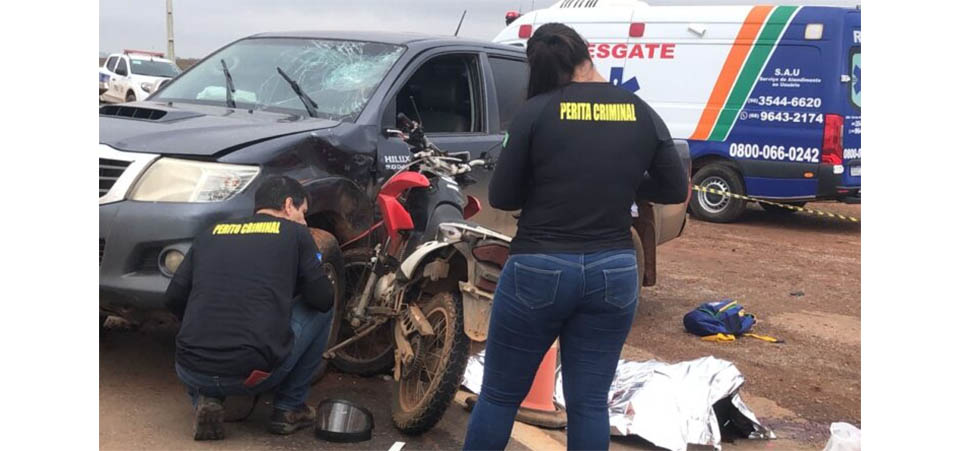 Mulher morre em colisão entre caminhonete e moto na MT 242