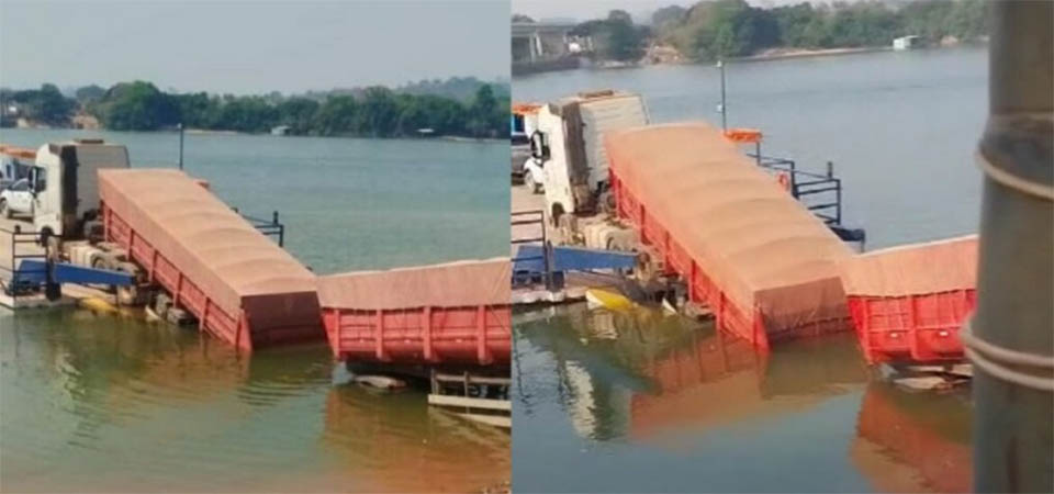 Vagões de veículo de carga caem de balsa no rio Teles Pires