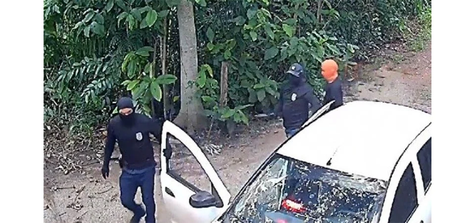 Bandidos se passam por policiais civis e roubam propriedade rural. Vídeo