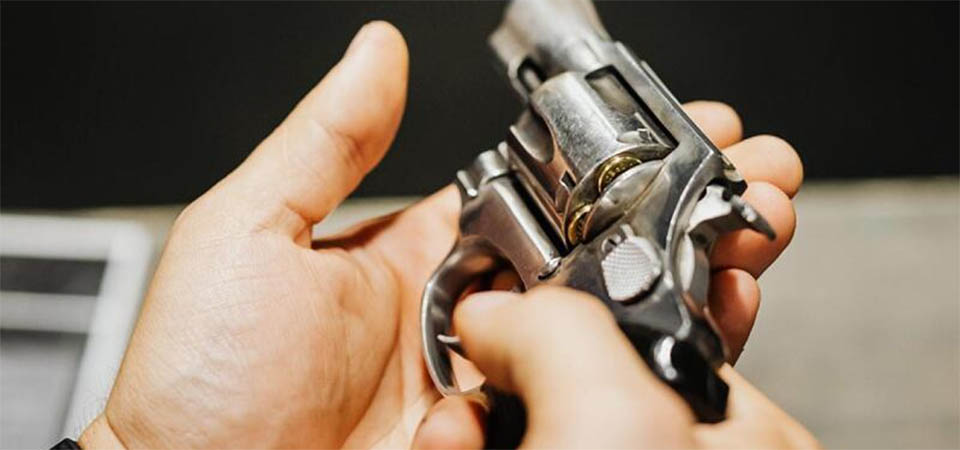 Justiça derruba lei que liberava porte de armas à CACs em MT