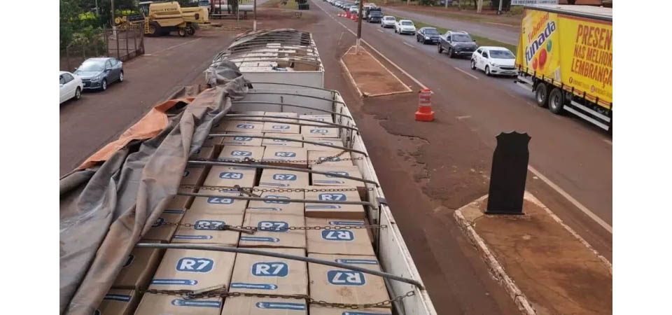 PM apreende toneladas de defensivos agrícolas e quase 30 mil carteiras de cigarro