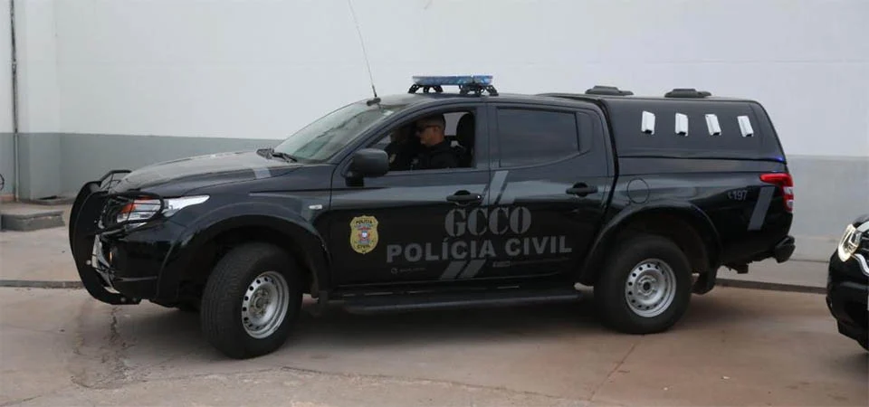 Criança de 2 anos morre afogada em piscina