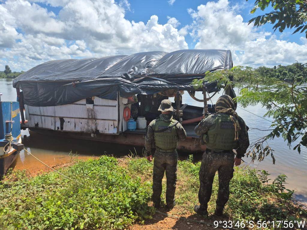 Batalhão Ambiental fecha garimpo ilegal e prende dois homens