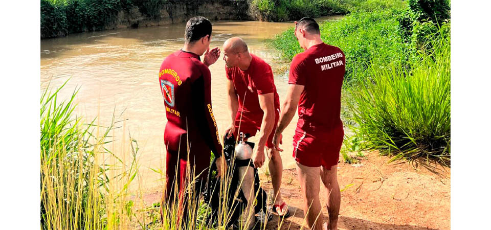 Criança escorrega, cai em rio e morre afogada
