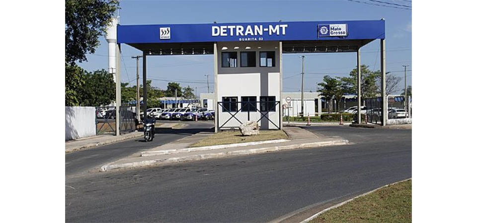 Detran reforça alerta sobre sites que usam o nome do órgão para golpes