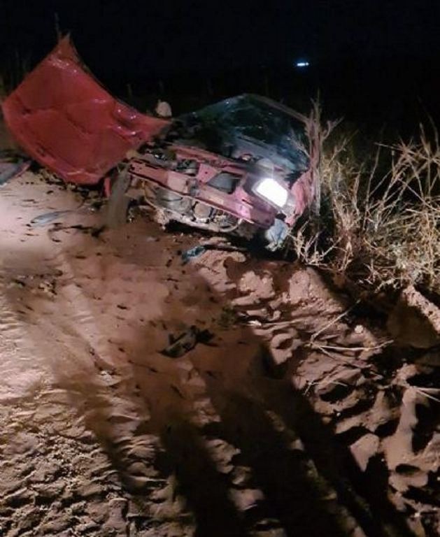 Peão de rodeio morre após carro capotar