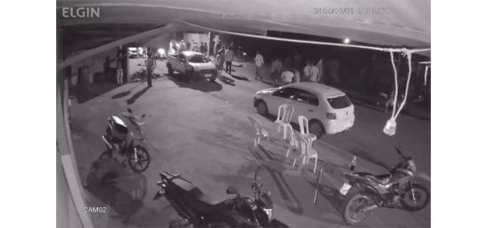 Jovem é morto a tiros após esfaquear rosto de policial militar
