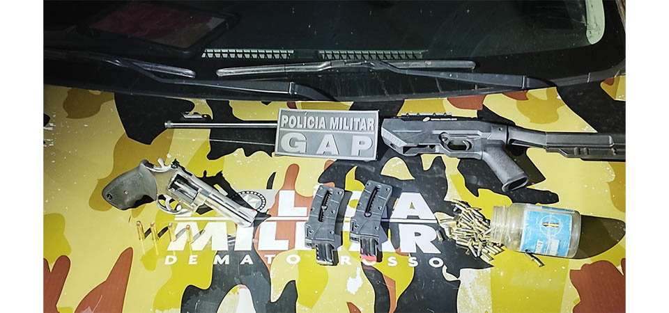 Patrulha Rural prende suspeito por porte ilegal de rifle, revólver e munições