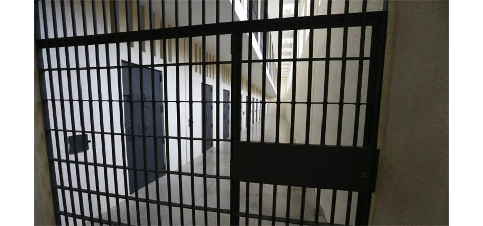 Decreto cria regras mais rígidas para presos e autoriza isolamento de até 10 dias em MT