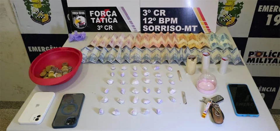 Duas crianças são resgatadas e pais presos por tráfico de drogas