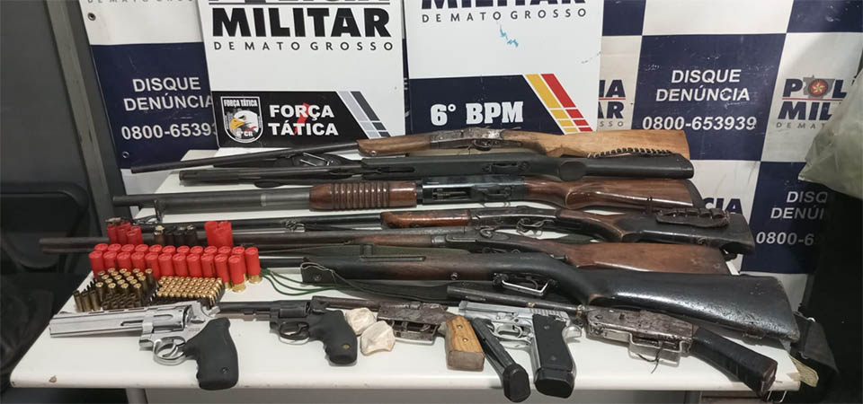 PM prende irmãos suspeitos por homicídio e apreende arsenal de armas na zona rural