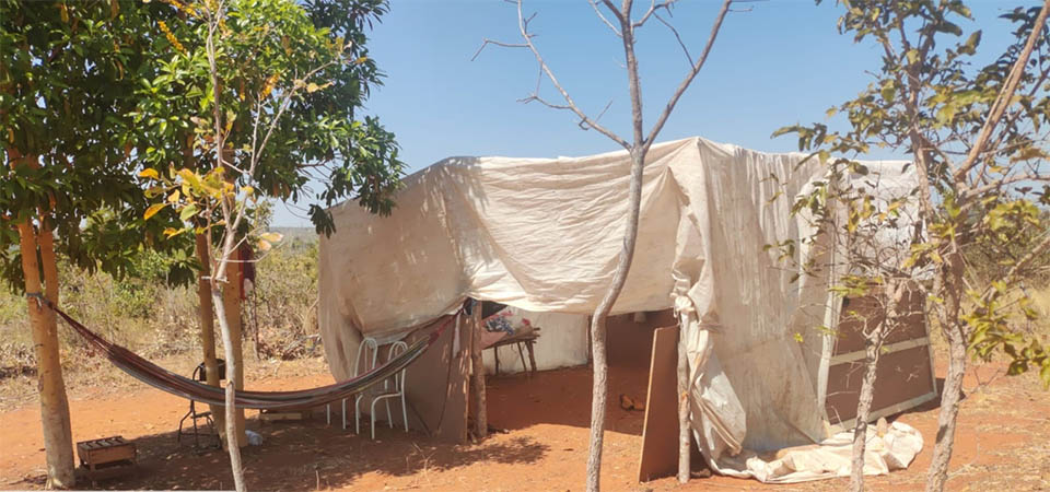 Três pessoas são detidas pela Polícia Civil por invasão de terra