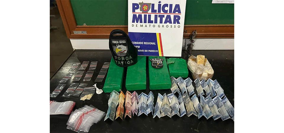 Força Tática prende mulher com tabletes de maconha e pasta base