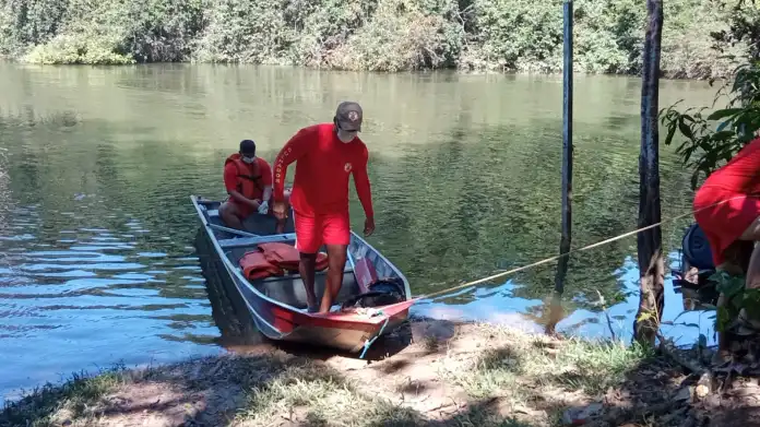 Corpo de Bombeiros localiza corpo de jovem que se afogou no Rio Verde