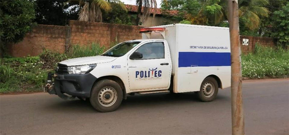Pai não abre a porta e filho o encontra morto dentro do quarto