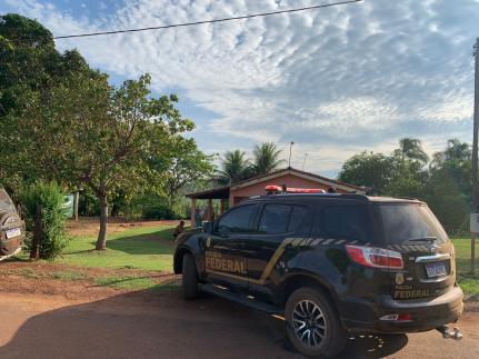 Homem é preso acusado de divulgar imagens de pedofilia