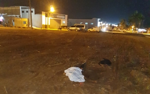 Usuários de drogas são baleados, um morre