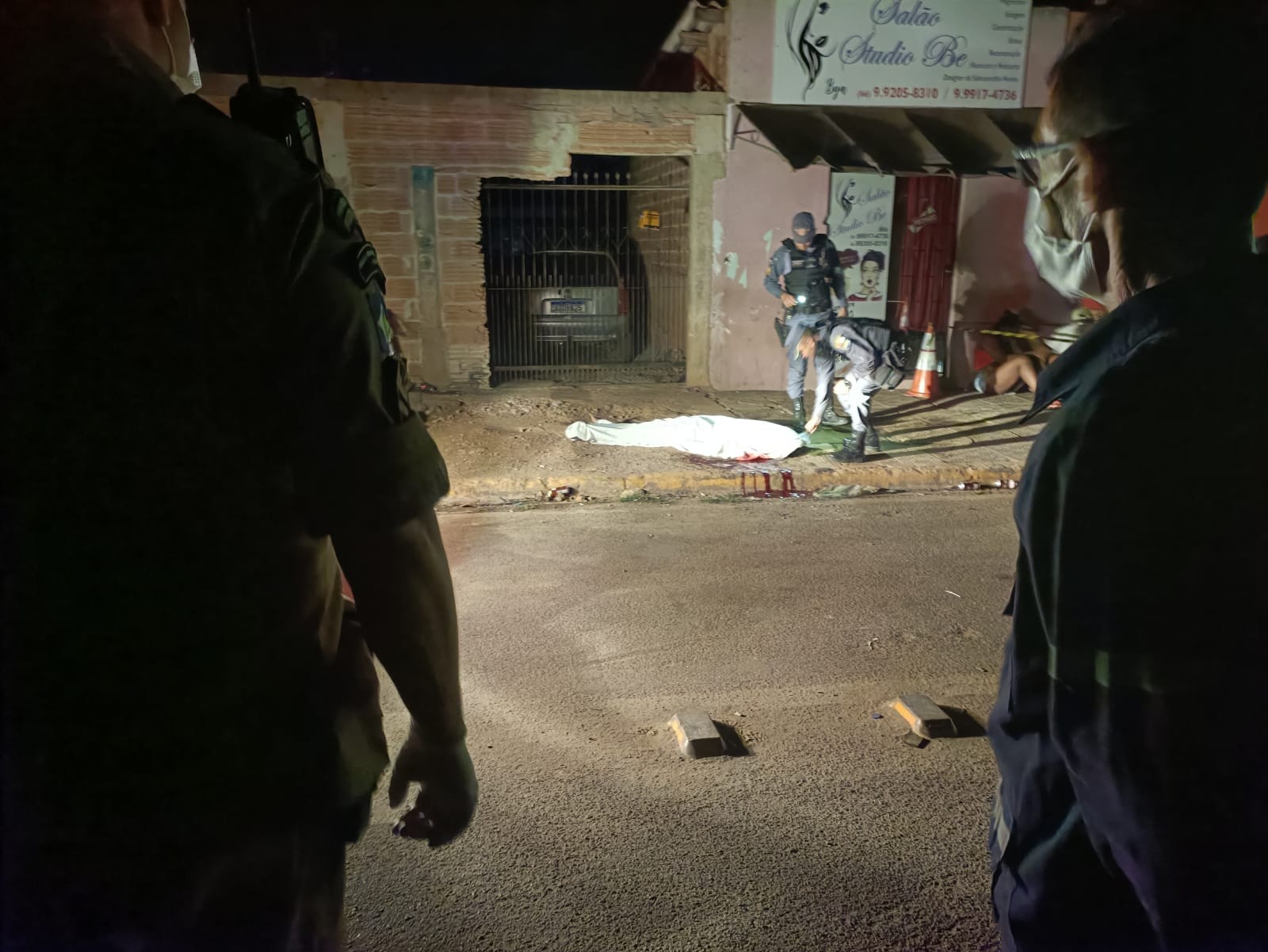 Adolescente de 15 anos com várias passagens é morto com vários tiros