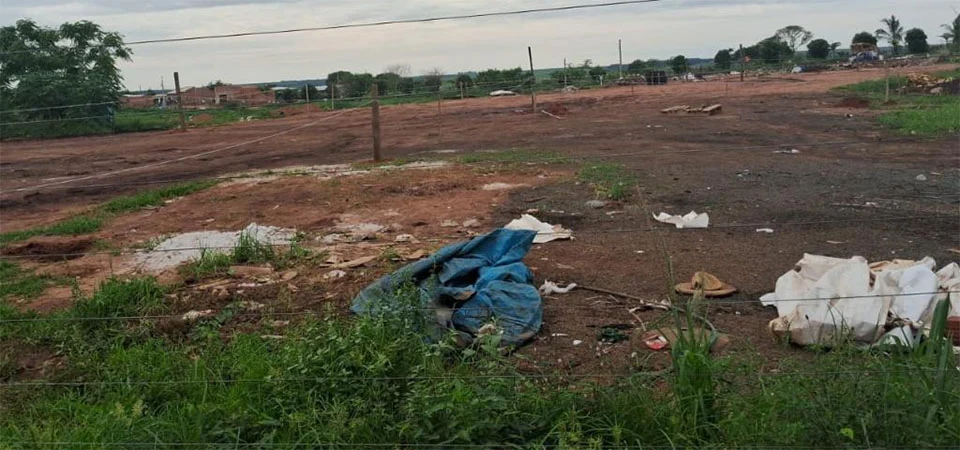 Polícia Militar impede invasão de terras e encaminha uma pessoa para delegacia