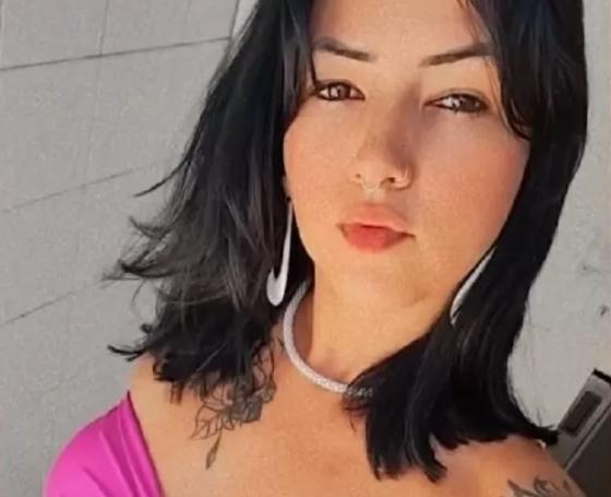 Mulher deixa bolsa cair com arma engatilhada e disparo mata filha