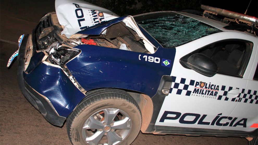 Jovem é atingida por viatura policial e morre