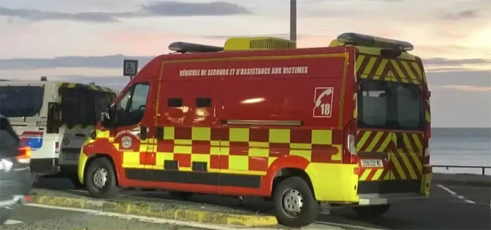 Médico ignora proibição, entra no mar e acaba morto por tubarão