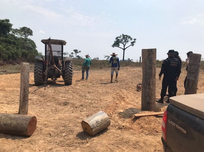 Operação da PF e MPT-MT flagra trabalhadores de fazenda alojados em curral