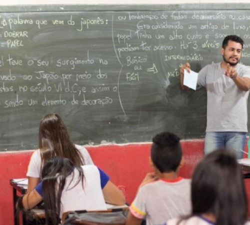 Seduc registra mais de 250 mil inscrições em concurso público com salário de até R$ 3,6 mil