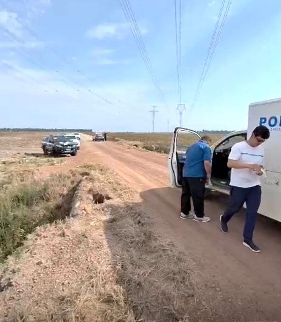 Homem é encontrado morto com colchão e roupas de cama em estrada de fazenda