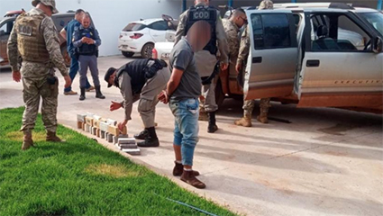 Polícia Militar apreende 40 kg de cocaína e prende dupla por tráfico de drogas