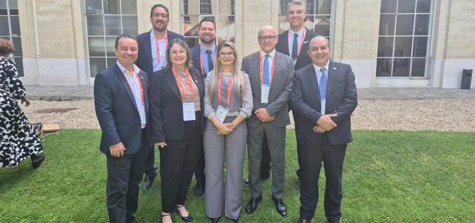 Mato Grosso recebe certificação de zona livre de aftosa sem vacinação em cerimônia em Paris