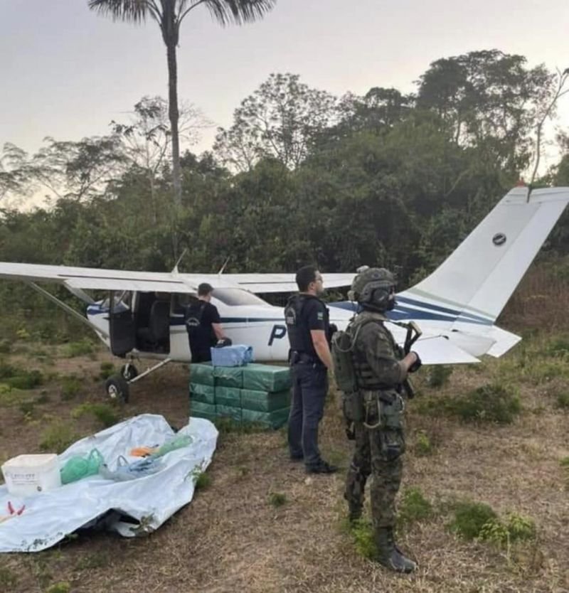Avião com 324 kg de cocaína é interceptado pela FAB
