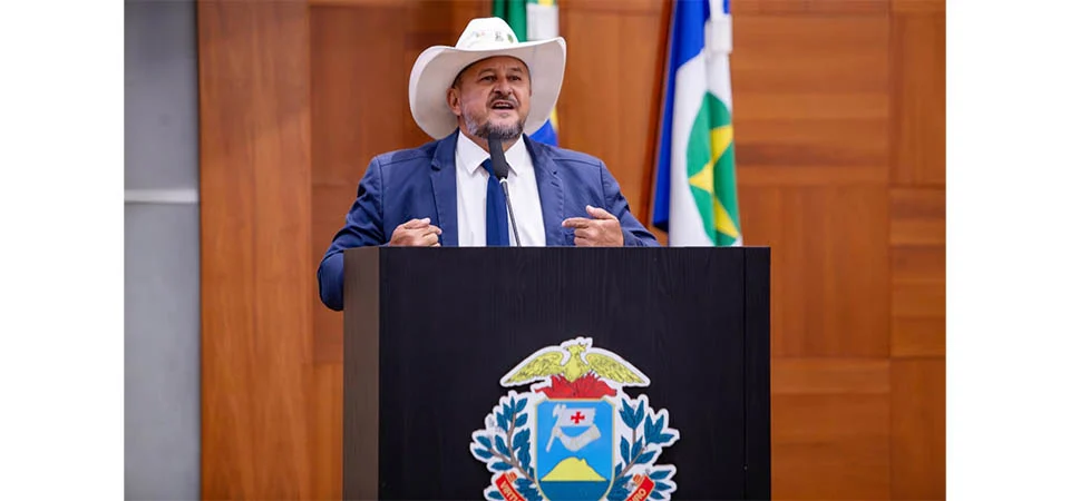 ALMT aprova moção de repúdio à reitora da UFMT por apoio ao MST