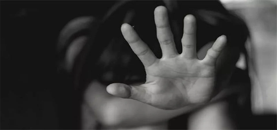 Psicólogo de 34 anos estupra menina de 6 anos em consultório