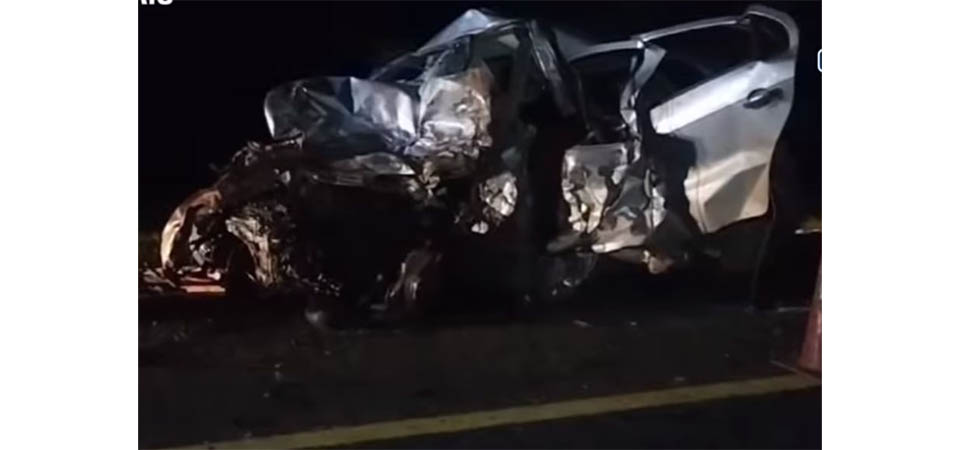 Acidente com carreta deixa cinco mortos em rodovia estadual