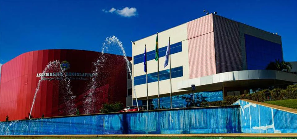 Projeto do Governo que proíbe uso de celular em sala de aula é aprovado na AL