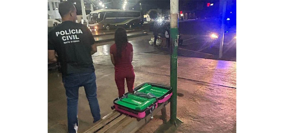 Polícia Civil prende mulher em rodoviária com 16 quilos de drogas em mala