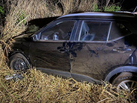 Bandido morre em confronto com a PM após roubar carro e sequestrar motorista