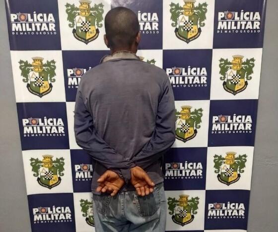 Bandido invade chácara, tranca crianças e estupra mulher