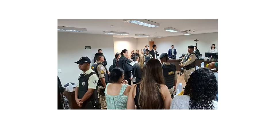 Mãe que matou e cortou genitália de homem após flagrar estupro da filha é inocentada