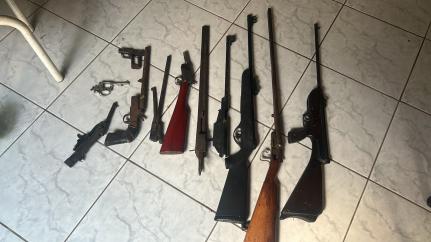 Homem é preso por fabricar e vender armas ilegais