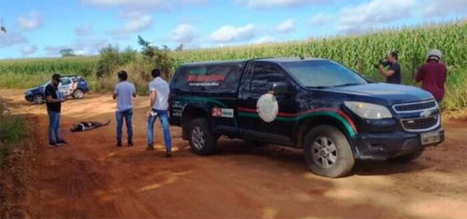 Corpo com sinais de tiros é localizado em estrada vicinal