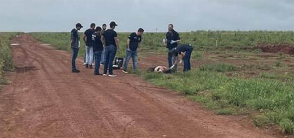 Polícia age rápido e prende autores de homicídio de mulher encontrada em lavoura