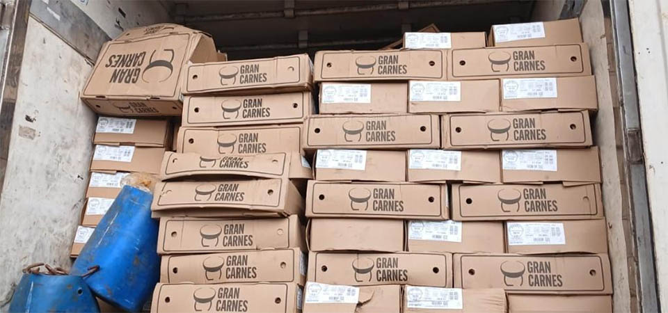 Polícia Civil apreende 32 toneladas de carne bovina durante investigações de roubos de veículos