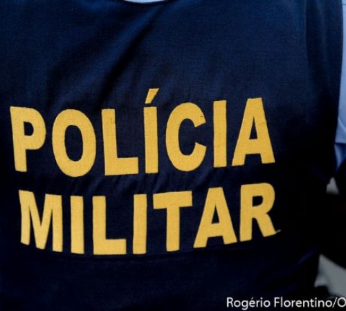 Mulher é agredida com socos na cabeça e ameaçada pelo marido; filho também apanhou