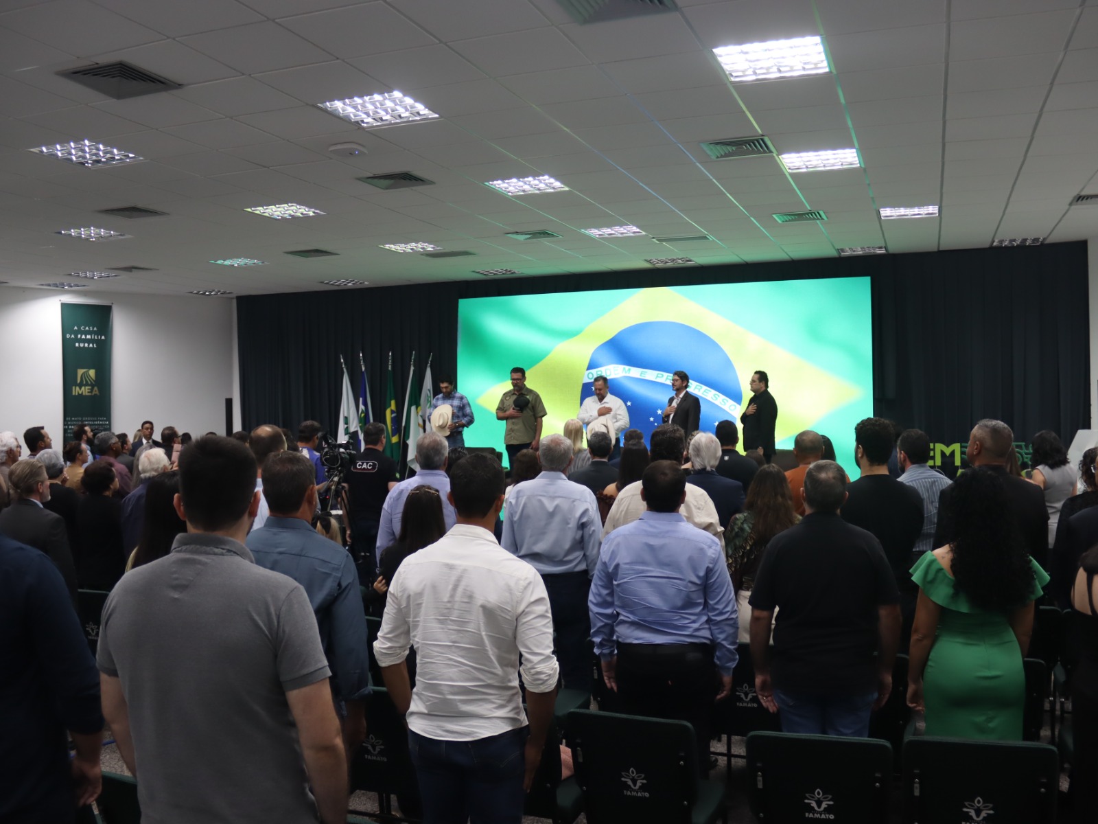 Itanhangá: ALMT homenageia CACs e atiradores esportivos em sessão especial. Vídeo