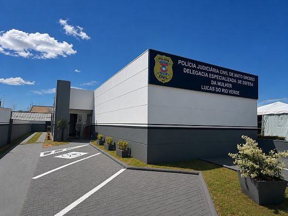 Mulher divulga nudes da ex do namorado e acaba na mira da polícia