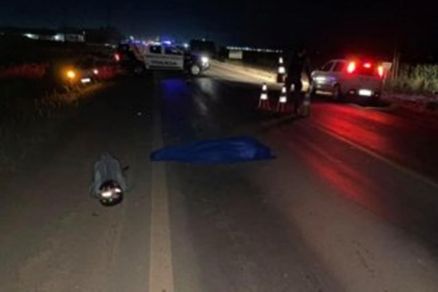 Motociclista morre após invadir pista e bater de frente com carro